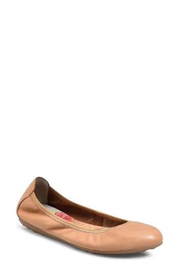 Women's B?rn Izabella Ballet Flat .5 M - Beige