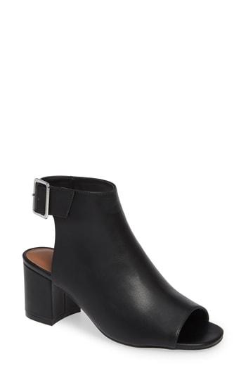 Women's Topshop Danni Buckle Block Heel Bootie .5us / 36eu M - Black