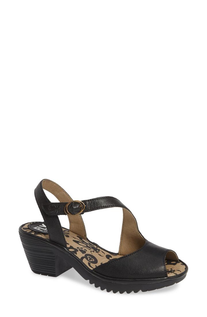 Women's Fly London Wyno Sandal .5-8us / 38eu - Black