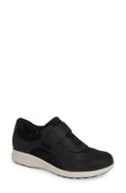 Women's Clarks Un Adorn Lo Sneaker .5 M - Black