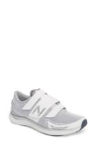 Women's New Balance Spin 09 Sneaker