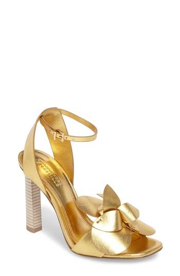 Women's Mercedes Castillo Tealia Sandal .5 M - Metallic
