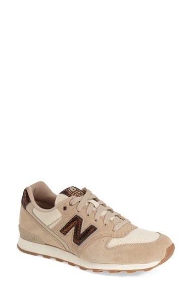 Women's New Balance '696' Sneaker B - Beige