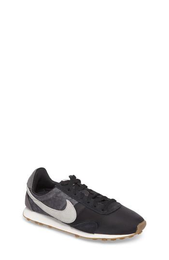 Women's Nike Pre Montreal Racer Sneaker .5 M - Grey