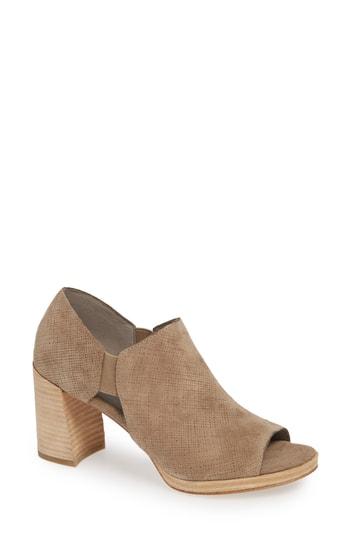 Women's Eileen Fisher Milton Peep Toe Sandal M - Beige