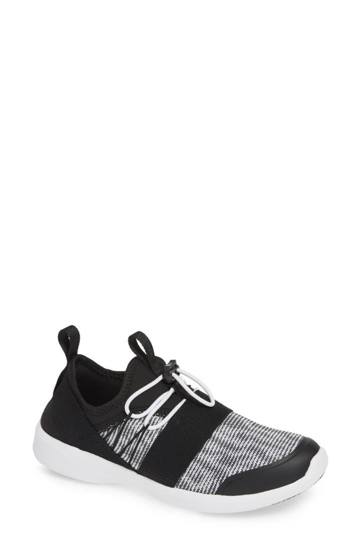 Women's Vionic Alaina Sock Sneaker .5 M - Black