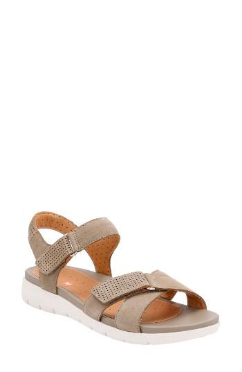 Women's Clarks Un Saffron Sandal M - Green