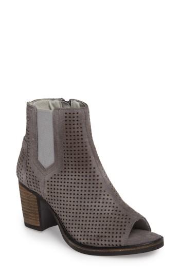 Women's Bos. & Co. Brianna Perforated Chelsea Boot -8.5us / 39eu - Grey