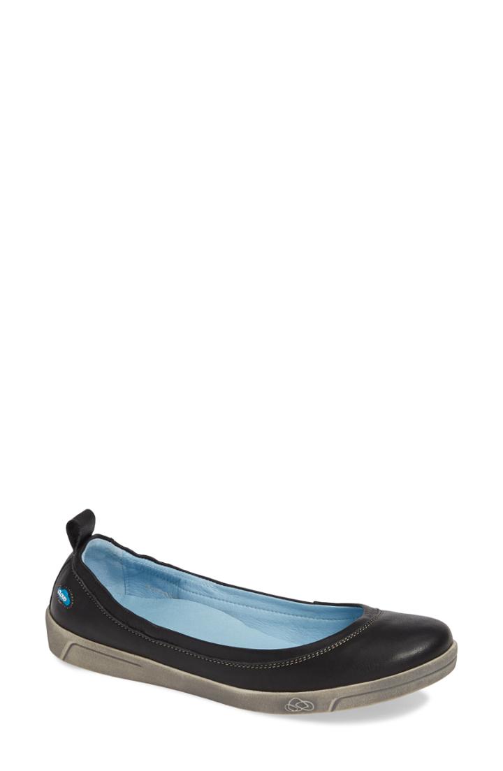 Women's Cloud Ably Flat -8.5us / 39eu - Black