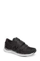 Women's New Balance Spin 09 Sneaker B - Black