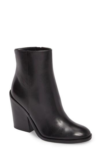 Women's Marc Fisher D Milmena Bootie, Size 5.5 M - Black
