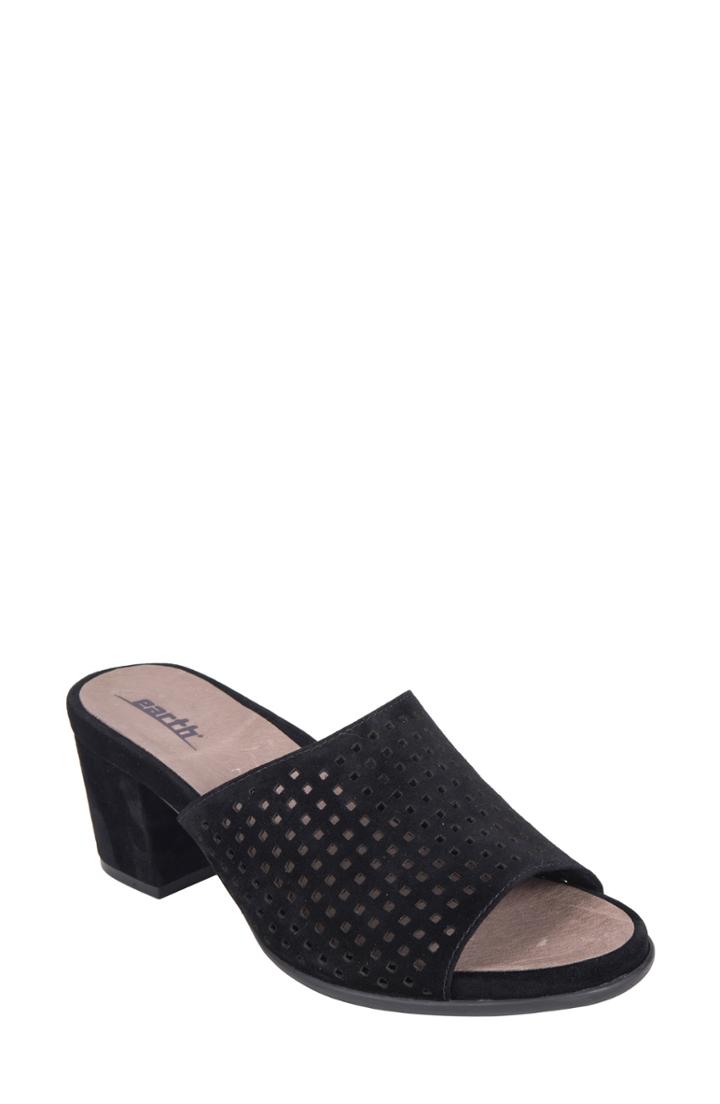 Women's Earth Ibiza Perforated Sandal .5 M - Black