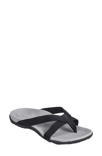 Women's Earth Malia Flip Flop M - Black