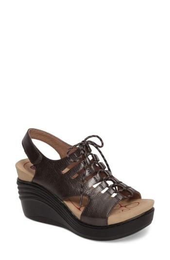 Women's Bionica Sirus Wedge Sandal .5 M - Metallic