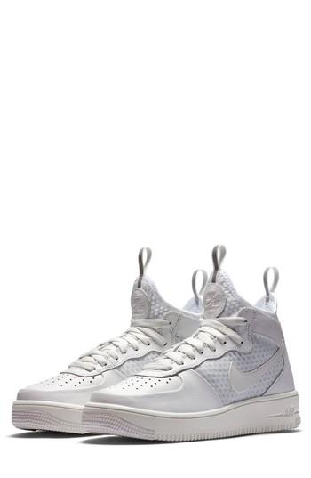 Women's Nike Air Force 1 Ultraforce Mid Sneaker .5 M - White