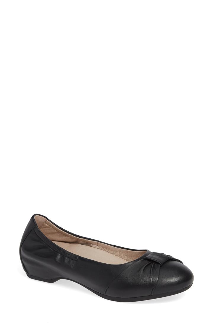 Women's Dansko Lina Bow Pump .5-8us / 38eu M - Black