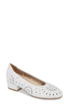 Women's David Tate Proud Cutout Pump M - White