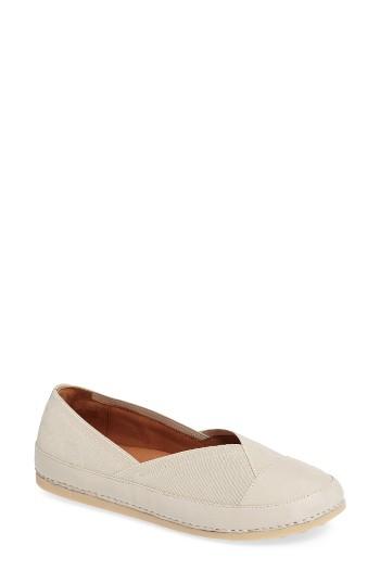 Women's L'amour Des Pieds Darchelle Slip-on Flat .5 M - Beige