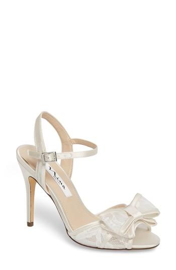 Women's Nina Charm Bow Sandal .5 M - White