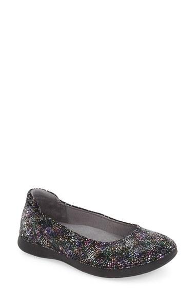 Women's Alegria Petal Ballet Flat M - Black