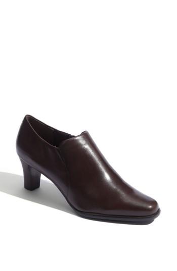 Women's Trotters Pump .5 M - Brown
