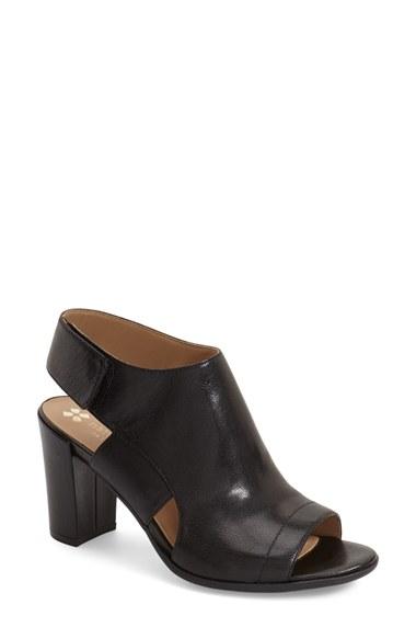 Women's Naturalizer 'zahn' Sandal .5 M - Black