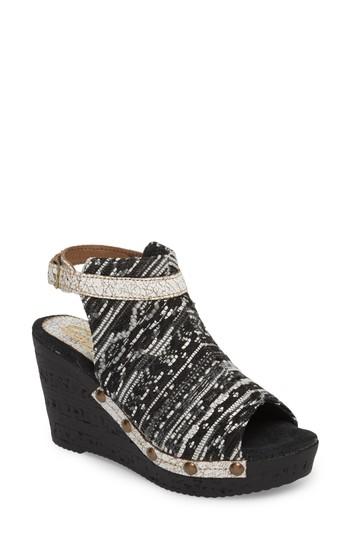 Women's Sbicca Sabari Peep Toe Wedge Sandal M - Black