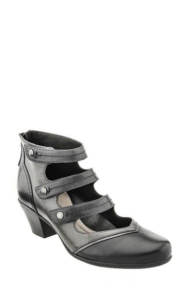 Women's Earth 'serano' Triple Mary Jane Strap Bootie M - Black
