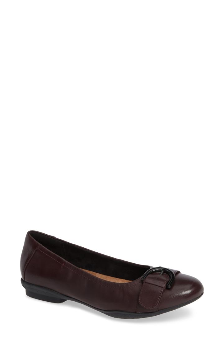 Women's Clarks Neenah Lark Flat M - Burgundy