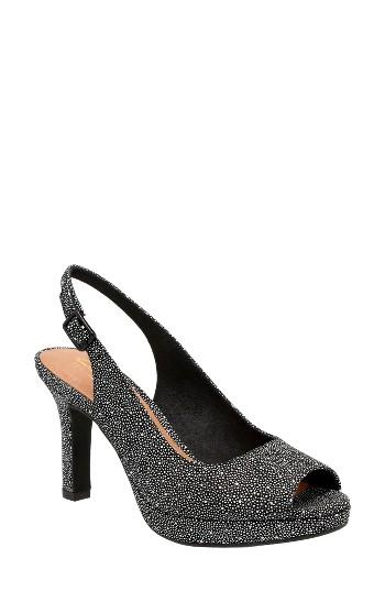 Women's Clarks Mayra Blossom Sandal M - Black
