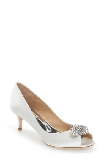 Women's Badgley Mischka 'nakita' Kitten Heel Peep Toe Pump M - White