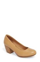 Women's Comfortiva Amora Pump .5 M - Beige