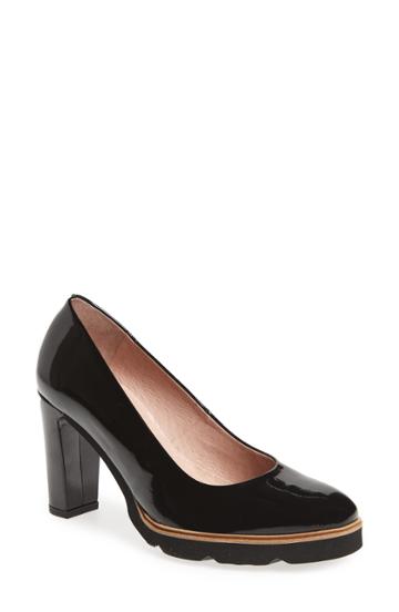 Women's Wonders Platform Pump