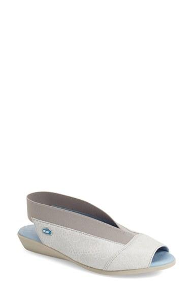 Women's Cloud 'caliber' Peep Toe Leather Flat .5-6us / 36eu - Ivory