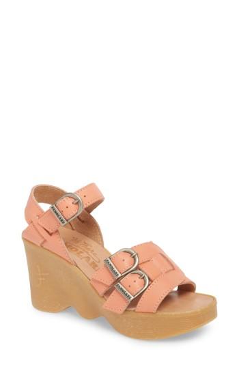Women's Famolare Buckleberry Finn Wedge Sandal M - Coral