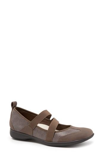 Women's Trotters Josie Flat M - Beige