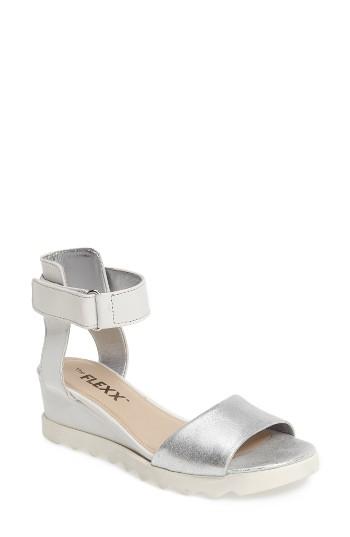 Women's The Flexx Give N Take Sandal .5 M - Metallic
