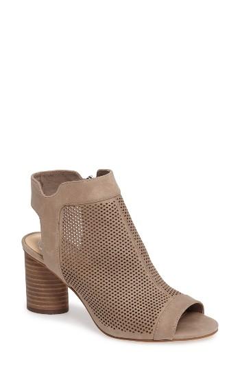 Women's Vince Camuto Jakayla Sandal M - Beige