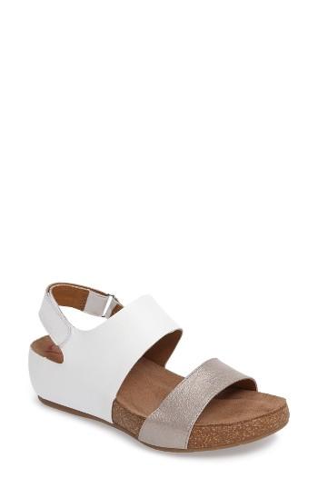 Women's Comfortiva Seeley Sandal M - White