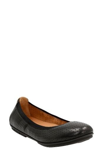 Women's Clarks Un Tract Flat