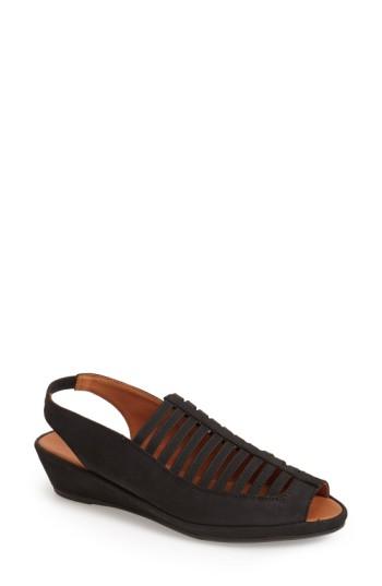 Women's Gentle Souls 'lee' Sandal .5 M - Black