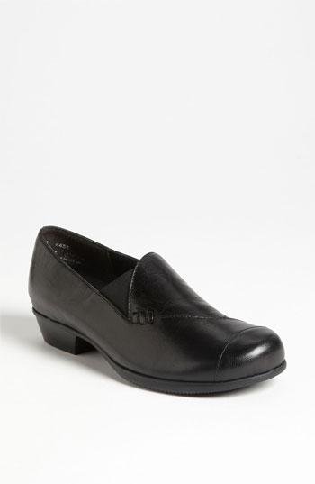Women's Munro 'cheryl' Flat