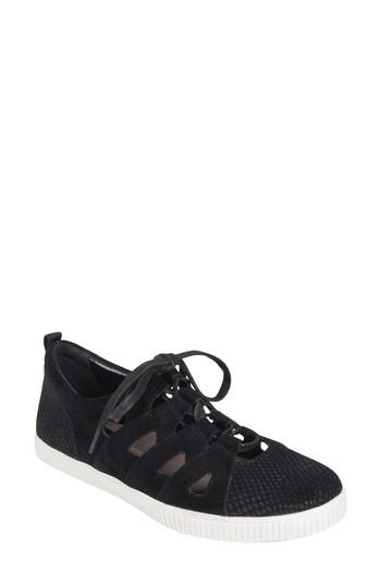 Women's Earth Mulberry Cutout Ghillie Sneaker .5 M - Black
