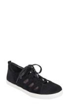 Women's Earth Mulberry Cutout Ghillie Sneaker .5 M - Black