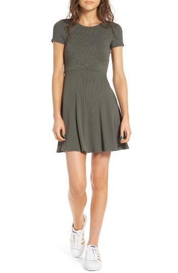 Women's Soprano Crisscross Back Dress - Green