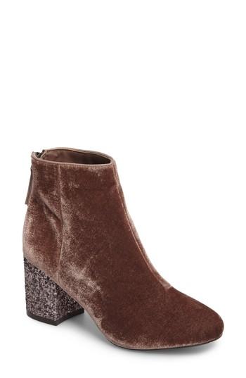Women's Sbicca Prismatic Bootie .5 B - Pink