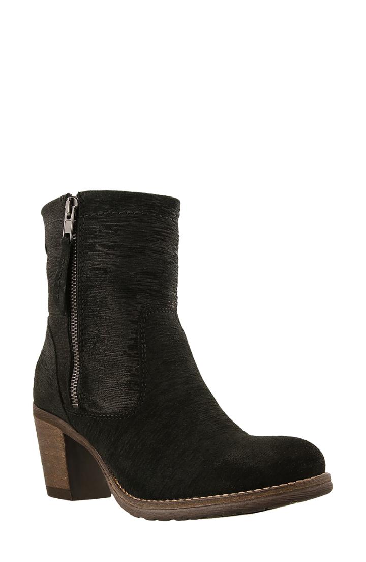Women's Taos Shaka 2 Embossed Faux Fur Lined Bootie -5.5us / 36eu - Black
