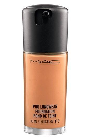 Mac 'pro Longwear' Foundation Nw22