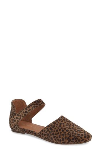 Women's Chocolat Blu Gaia Pointy Toe Flat .5 M - Brown
