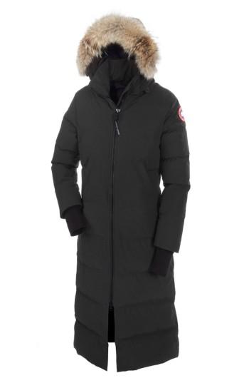 Women's Canada Goose 'mystique' Regular Fit Down Parka With Genuine Coyote Fur Trim (14-16) - Black